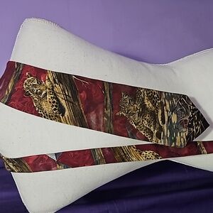 Wembley endangered species tie cheetah burgundy